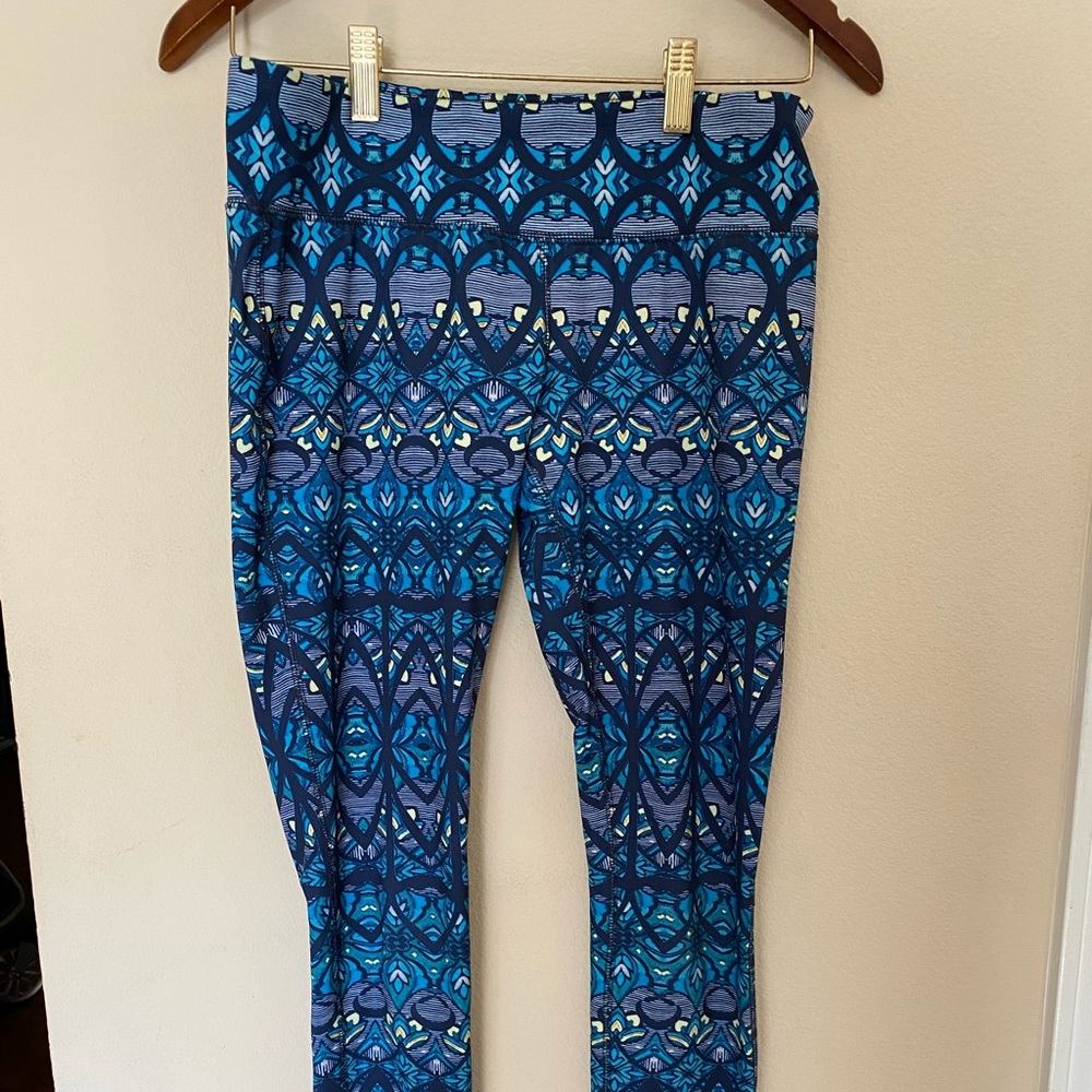 Blue patterned yoga pants